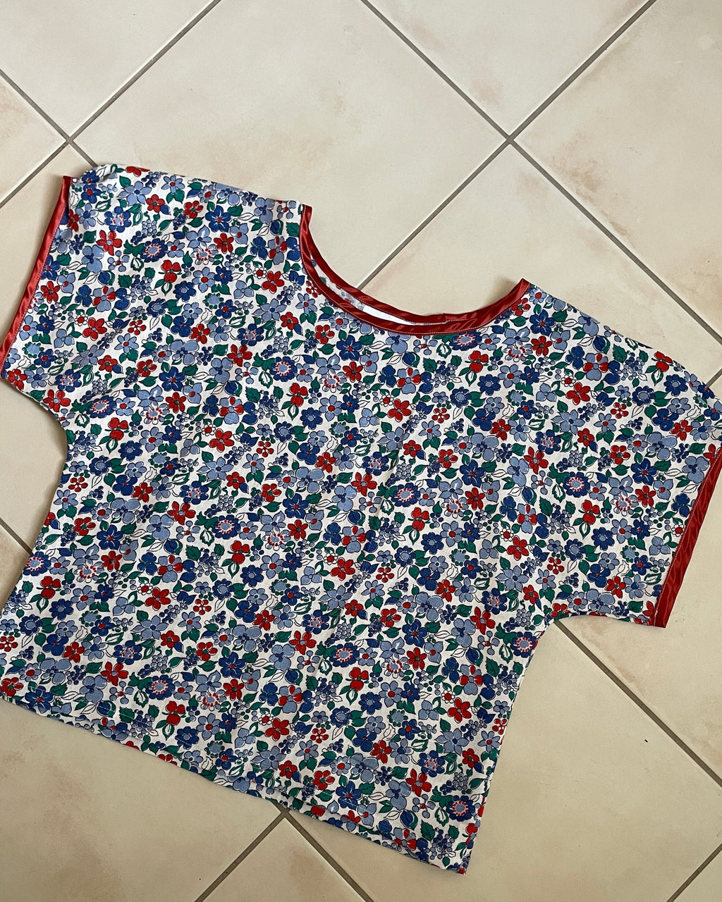 Floral-patterned top