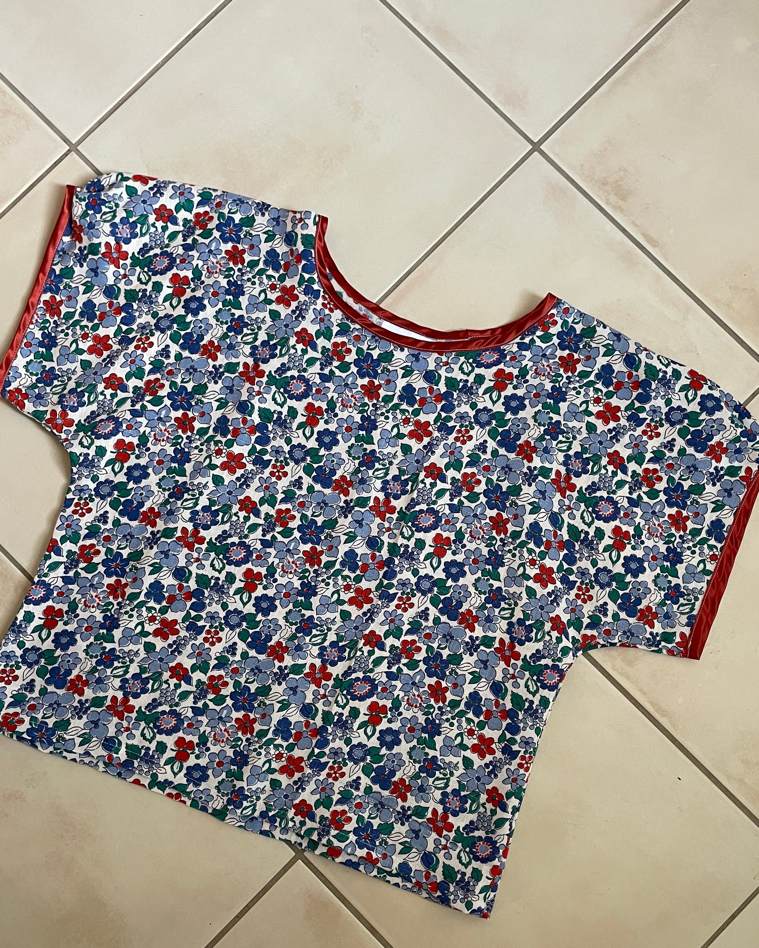 Floral-patterned top