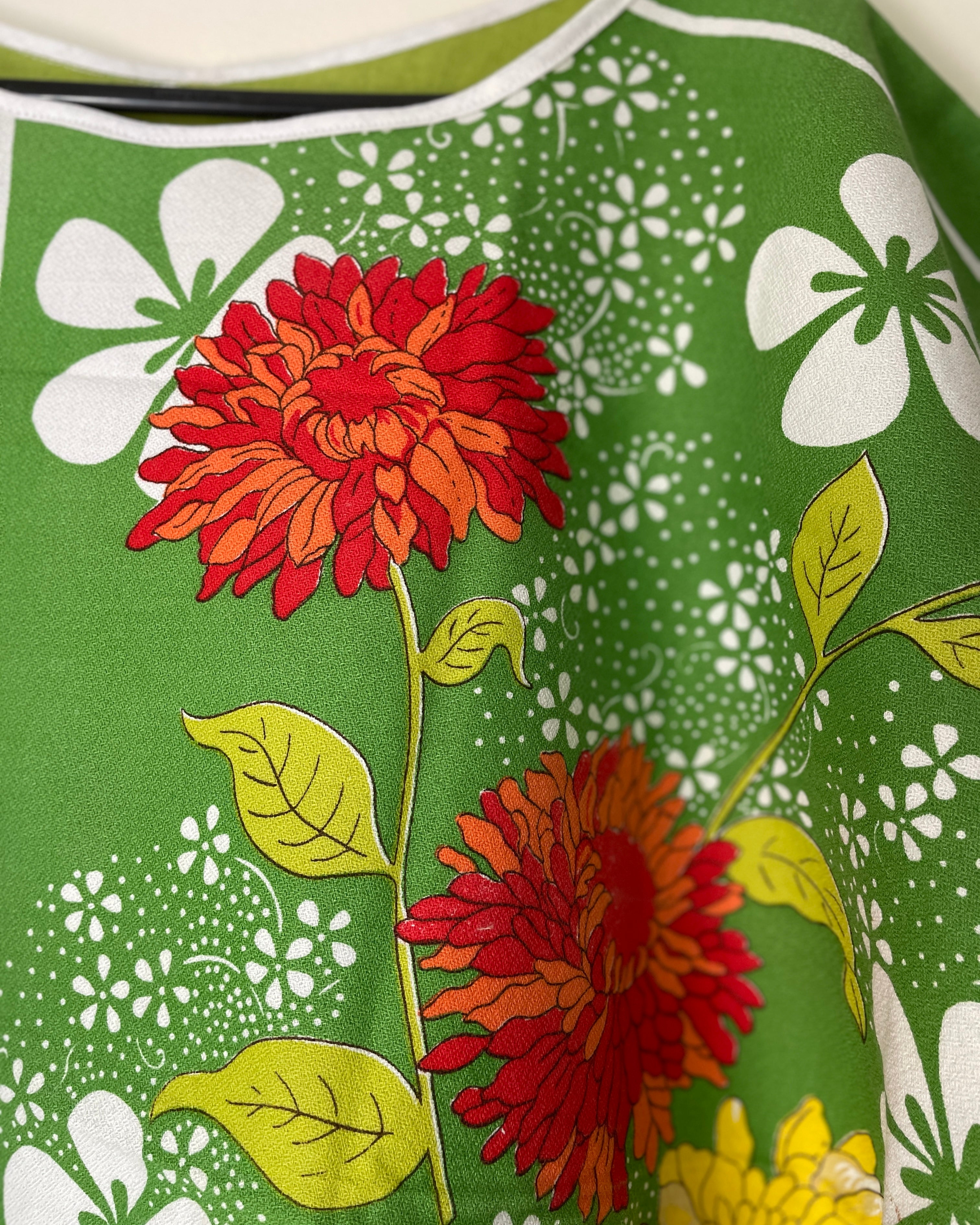 Upcycled Tea-towel T-shirt | Floral green | Sustainable Fashion